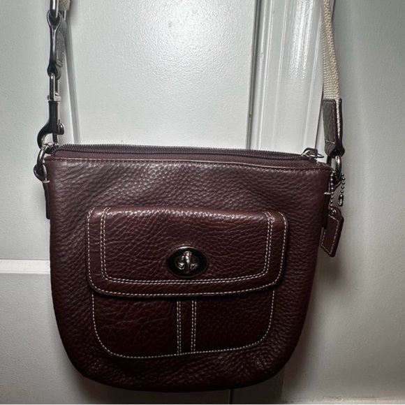 🌻 Coach Brown with Tan Strap Pebbled Leather Crossbody - Picture 2 of 16